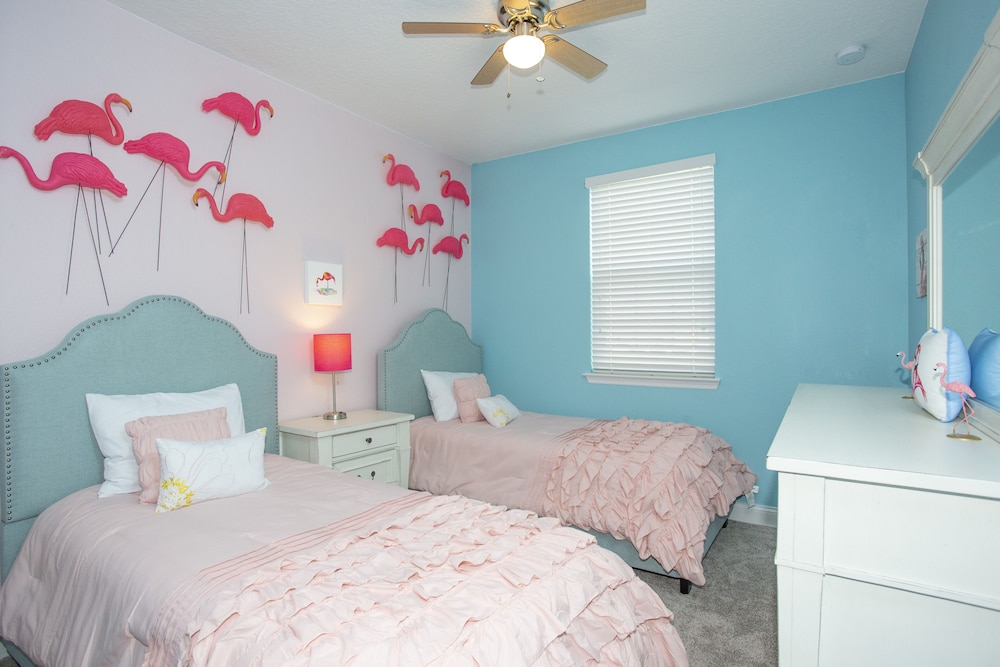 Marvelous 4 Bedroom w Pool @ Festival Resort 197 - photo 16