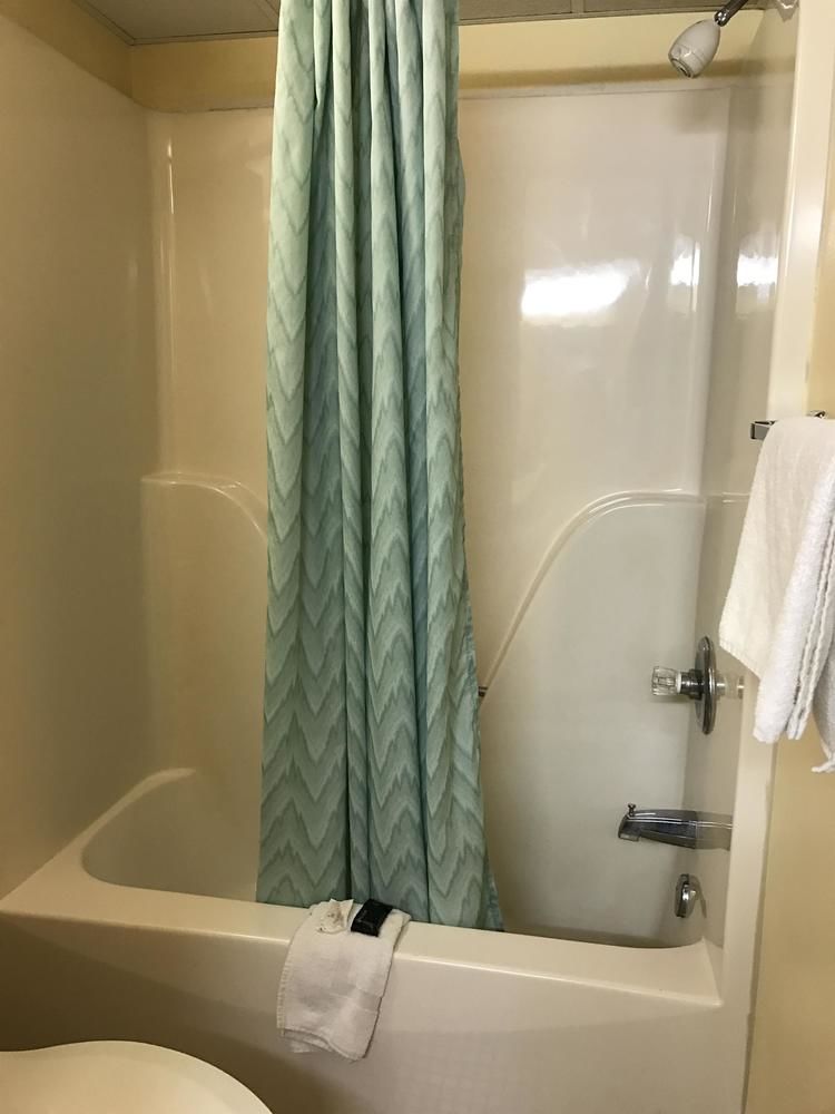 Americas Best Value Inn Bell Tower - photo 35