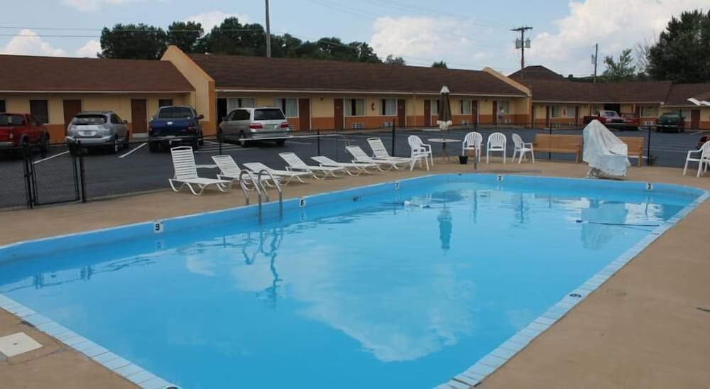 Andrew Johnson Inn - photo 12