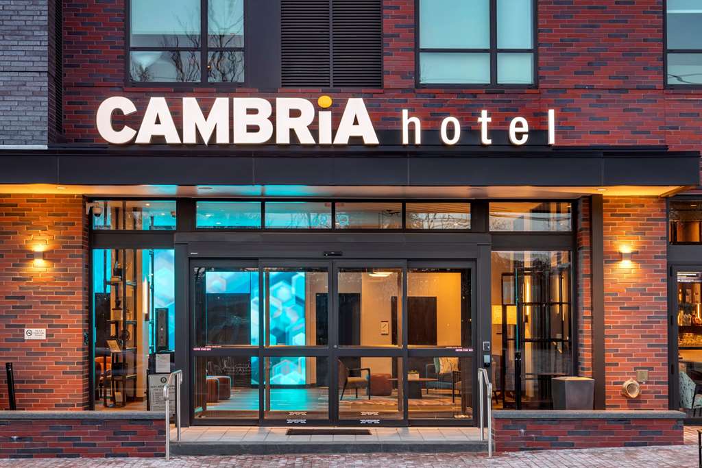 Cambria Hotel Washington D.C. Navy Yard Riverfront - photo 2