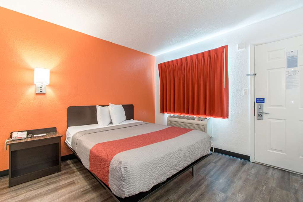 Motel 6 Norcross GA Atlanta Northeast - photo 12