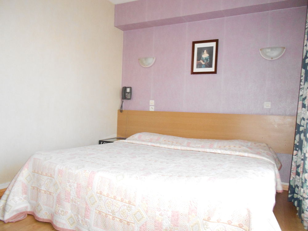 Central Hotel — Caen — photo 4