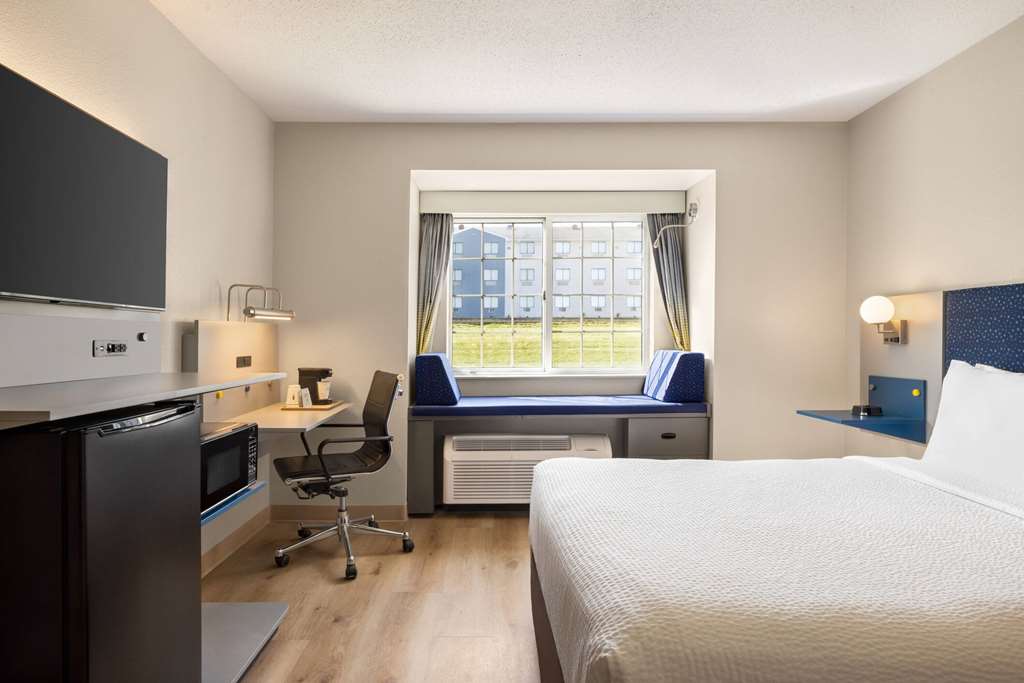 Microtel Inn & Suites by Wyndham New Ulm - photo 18