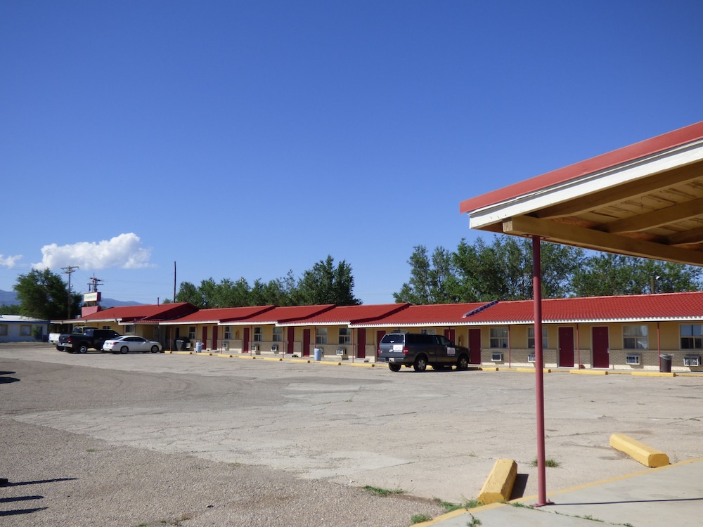 Carrizozo Inn - photo 27