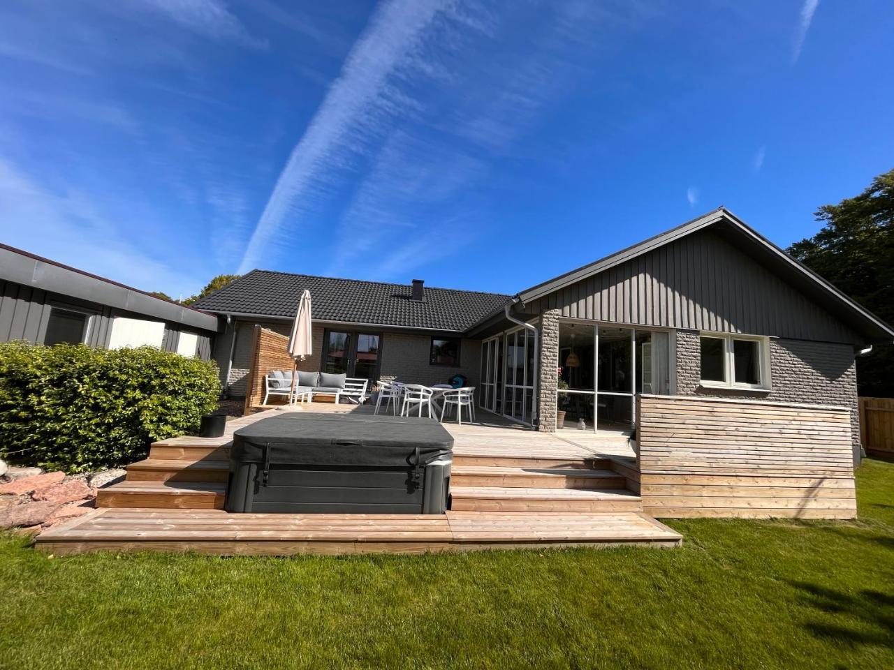 Wunderbares Feriendomizil mit Whirlpool in Soelvesborg, Sweden