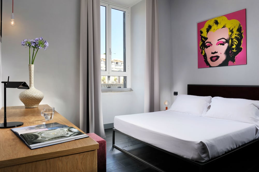 Suite Art Navona — 4-Star Luxury Hotel in Rome, Italy