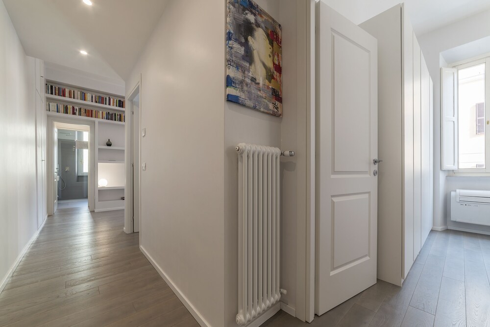 Lilium House Apts — 4-Star Luxury Hotel in Rome, Italy