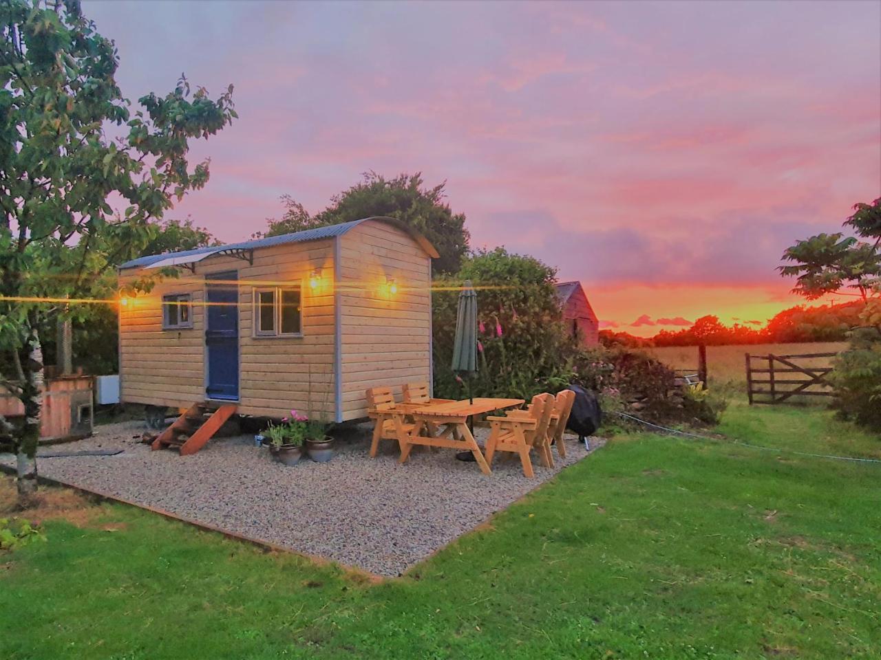 Cornwall Luxury Hot Tub Huts — hotel in Camelford