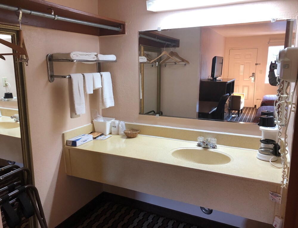 Guest Inn Austell - photo 13