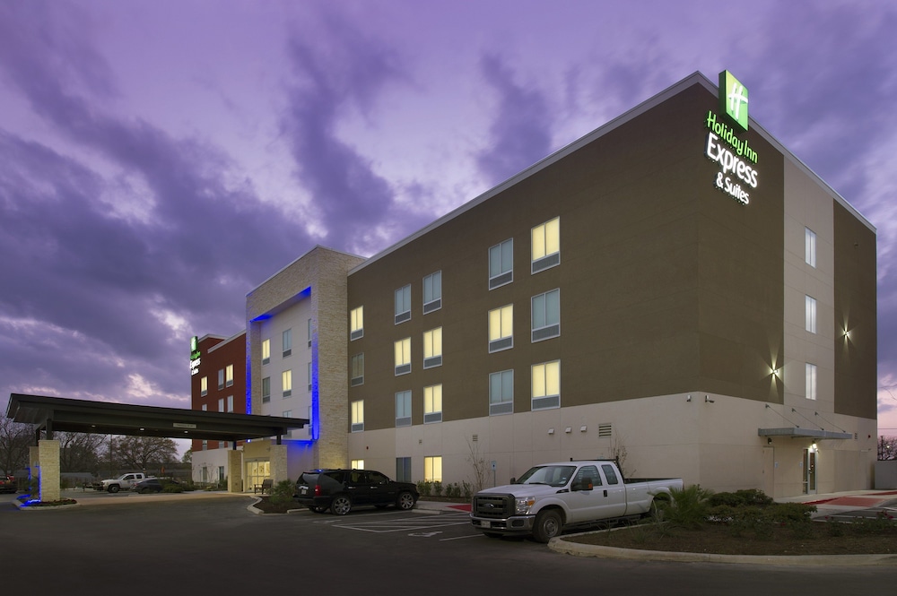 Holiday Inn Express & Suites New Braunfels by IHG - carbon neutral hotel in New Braunfels