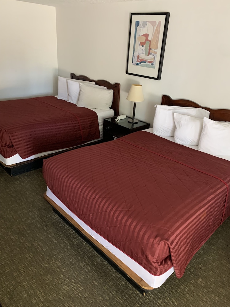 Smokey Point Motor Inn - photo 54