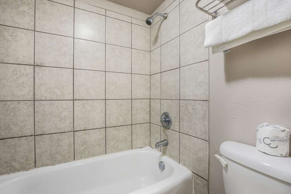 Econo Lodge Neenah - photo 39