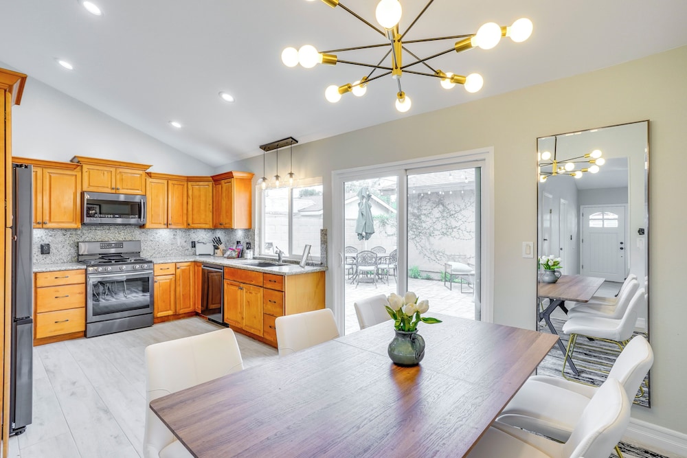 Idyllic Tustin Home W Private Patio And Grill 19703420 — Tustin