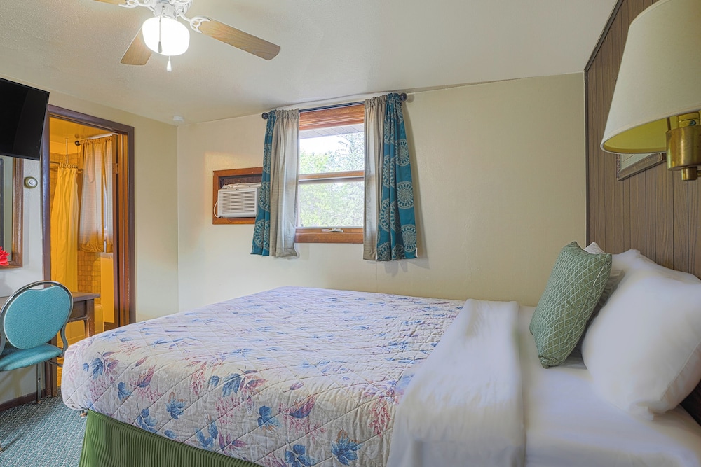 Love Hotels Silver Street by OYO at Hurley WI - photo 32