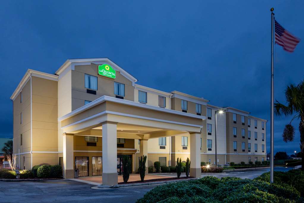 La Quinta Inn & Suites by Wyndham Warner Robins Robins AFB - photo 4