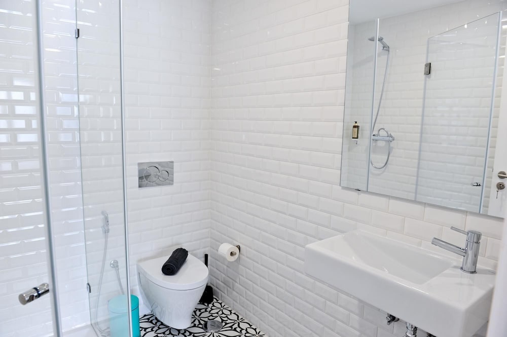 Apperol Lisbon Escape by Misha's Place 2A — 4-Star Luxury Hotel in Lisbon, Portugal