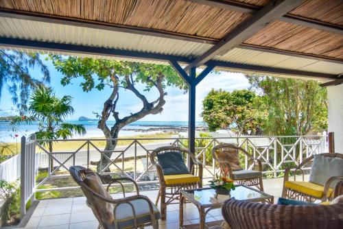 Quaint 3 BDR Beach Bungalow in a fishing village — 4-Star Luxury Hotel in Grand Gaube, Mauritius