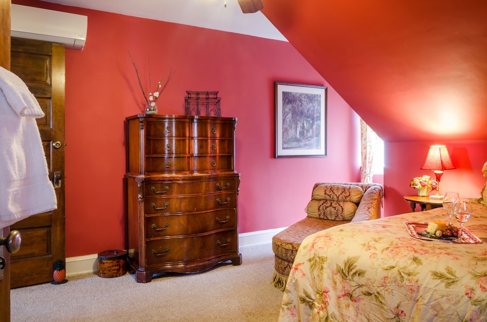 Carisbrooke Inn - photo 17