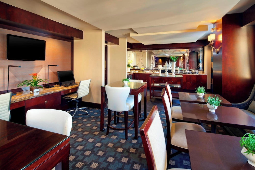 Sheraton Fairplex Suites & Conference Center - photo 30