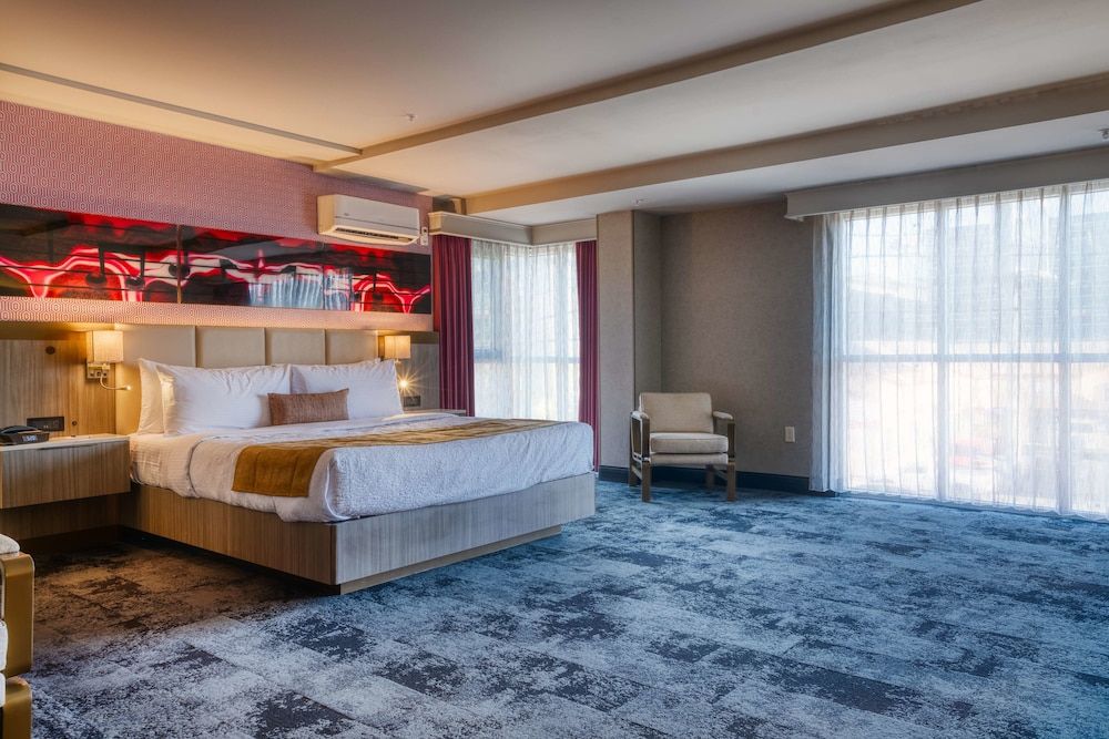 Best Western Premier NOHO Inn - photo 90
