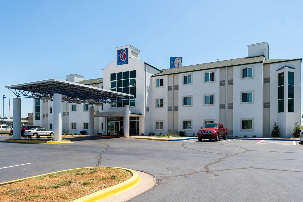 Motel 6 Junction City KS - photo 2