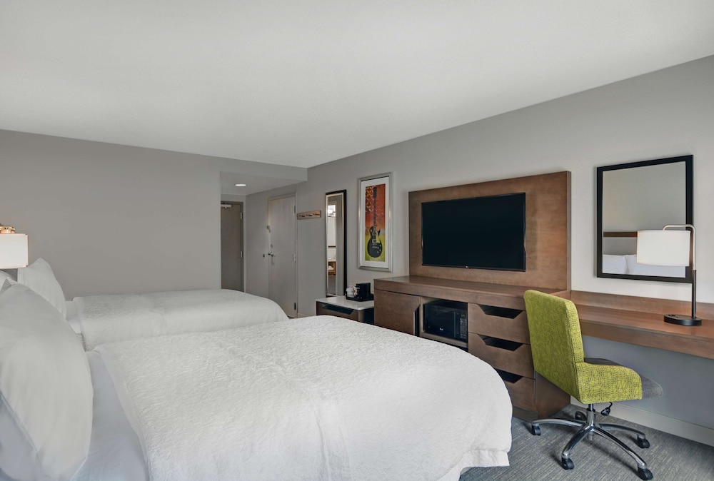 Hampton Inn Gallatin - photo 8