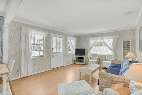 201 Amethyst Avenue - photo 27