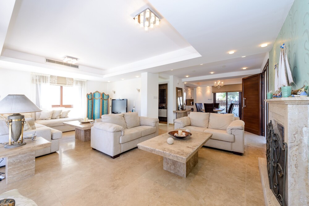 Villa Claudia — 4-Star Luxury Hotel in Sotira, Cyprus
