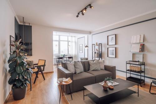 Herbert 2 bedrooms and balcony in Areeiro — 4-Star Luxury Hotel in Lisbon, Portugal