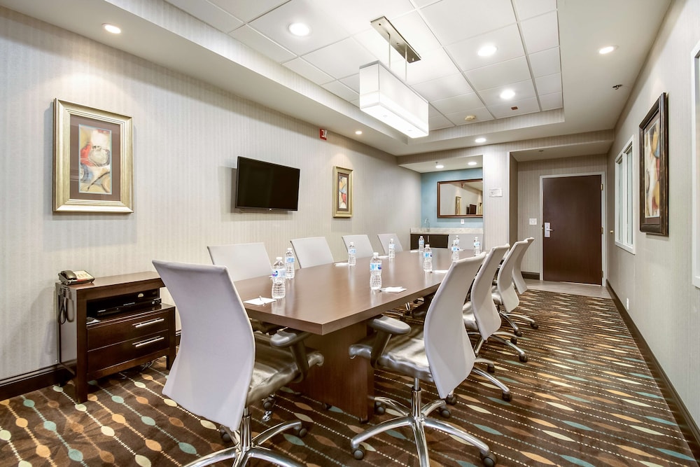 Hampton Inn Columbus West - photo 24