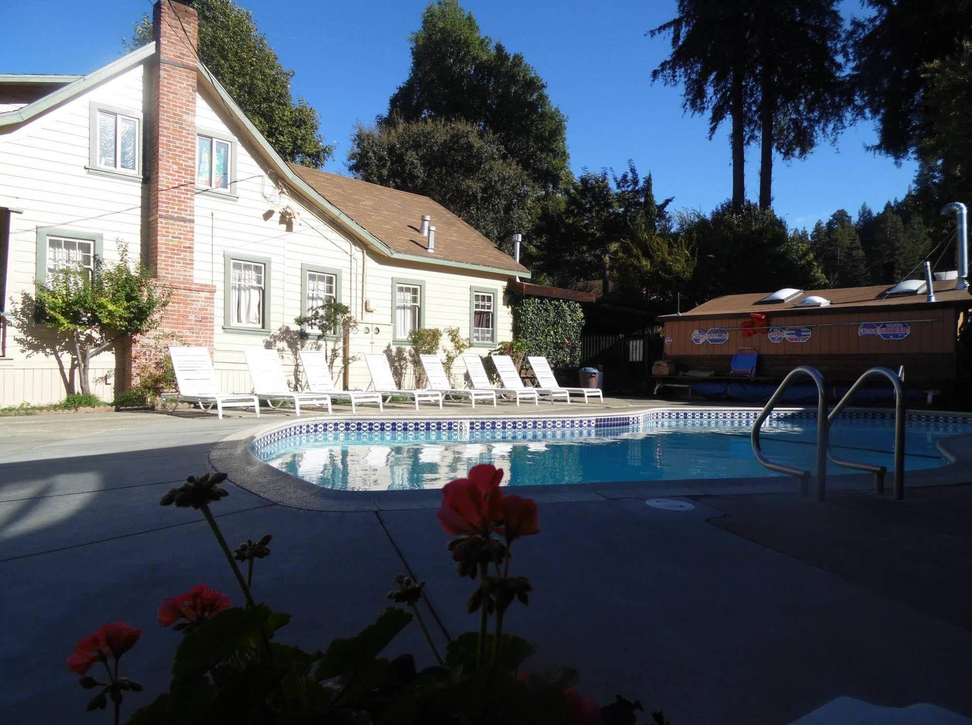 Riverlane Resort - photo 2