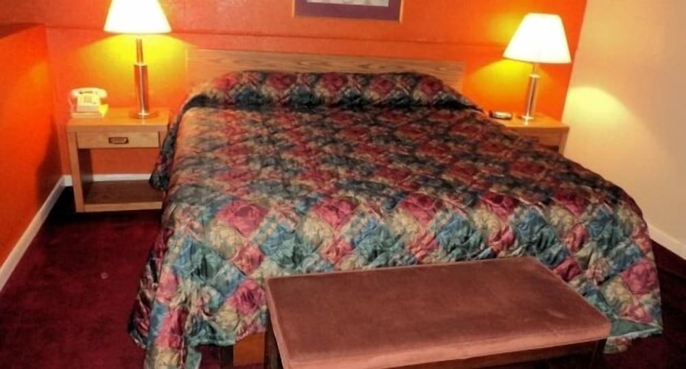 America's Best Inns & Suites - photo 9