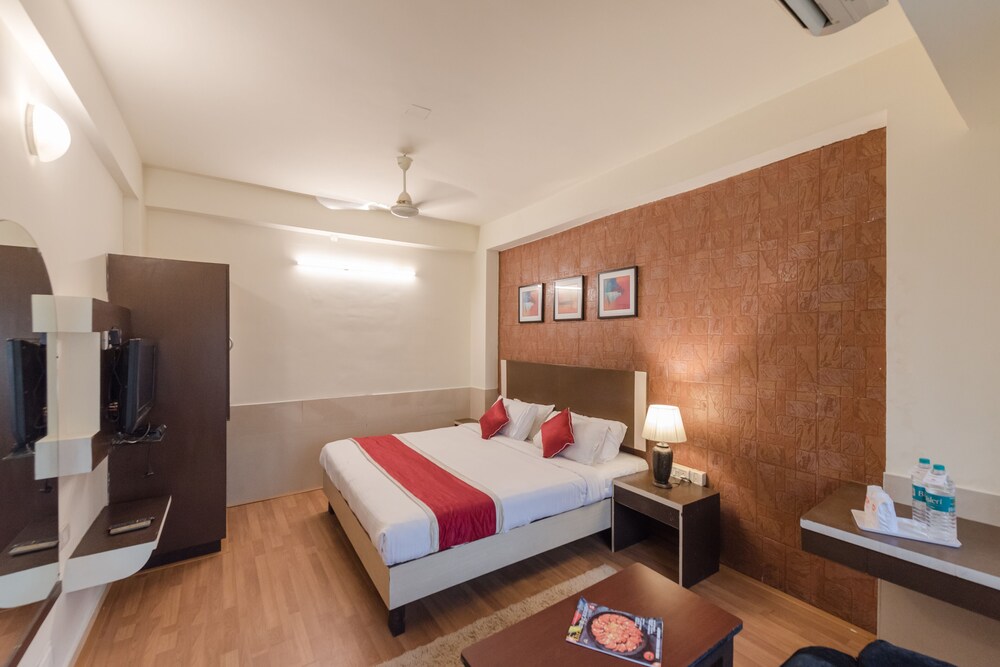 Hotel Veenu International in Mangalore, India