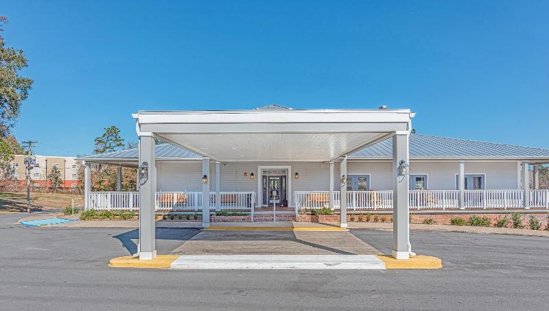 Seven Hills Suites - photo 4