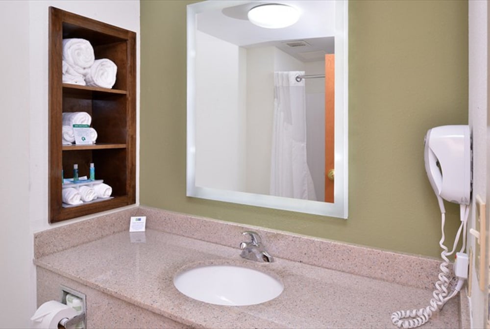 Holiday Inn Express Hotel & Suites Mooresville Lake Norman by IHG - photo 24
