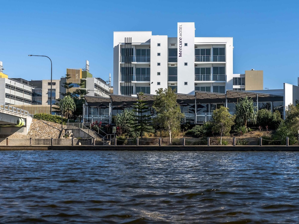 Mercure Sunshine Coast Kawana Waters — hotel in Birtinya