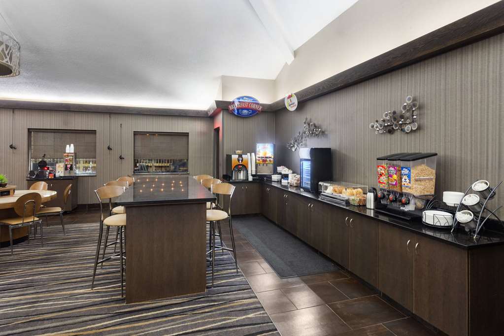 Super 8 by Wyndham Copley Akron - photo 5