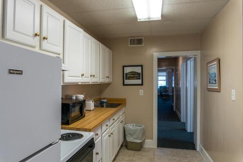 The Admiral Hotel Motel - photo 124