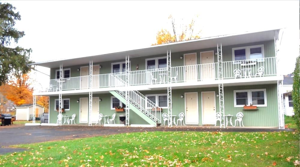 Moore's Motel — hotel in Rhinebeck