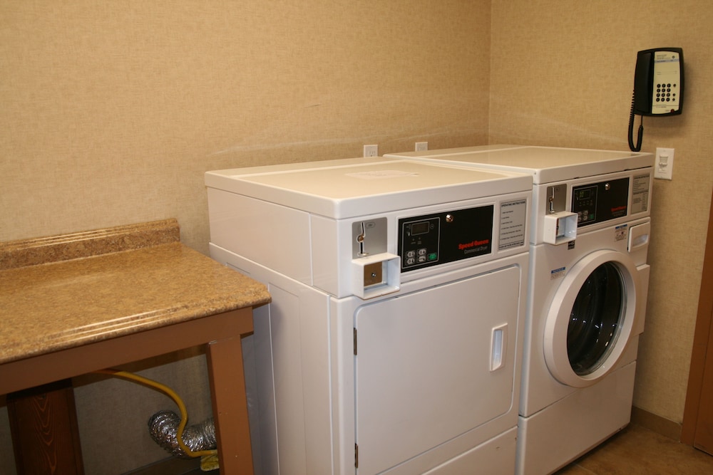 Hampton Inn & Suites Riverton - photo 53