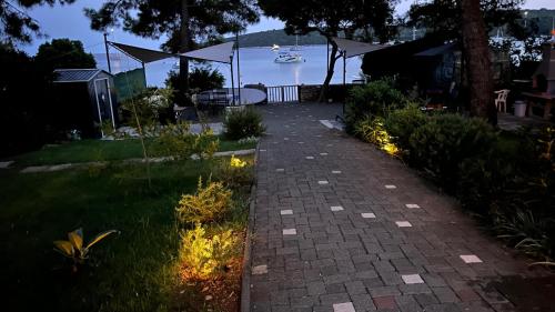 SEASIDE holidayhouse Mali lošinj — 4-Star Luxury Hotel in Mali Losinj, Croatia