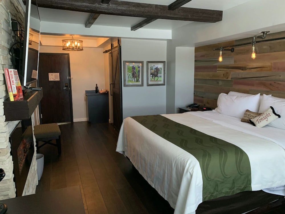Cedar Stables Inn and Suites - photo 7