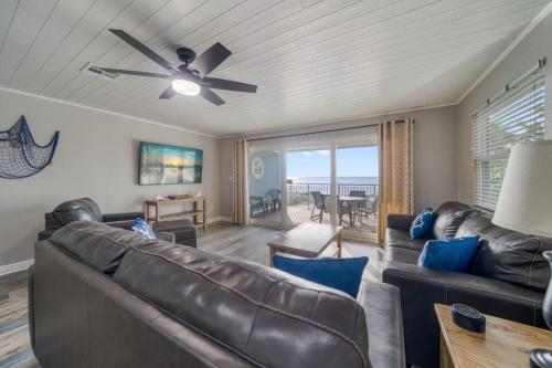 2 000 Sq Ft Condo with Private Indoor Poolside Cabana Unit 4 at Four Shores — 4-Star Luxury Hotel in Indian Shores, United States