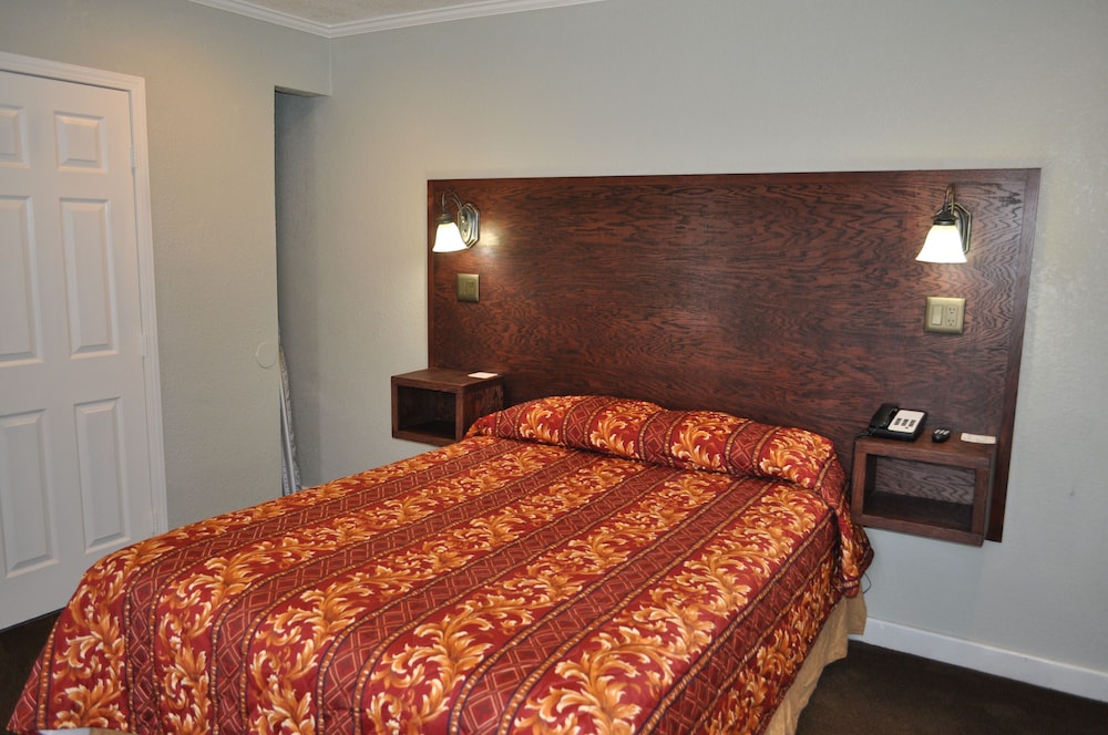 Santa Cruz Inn Riverside - photo 7