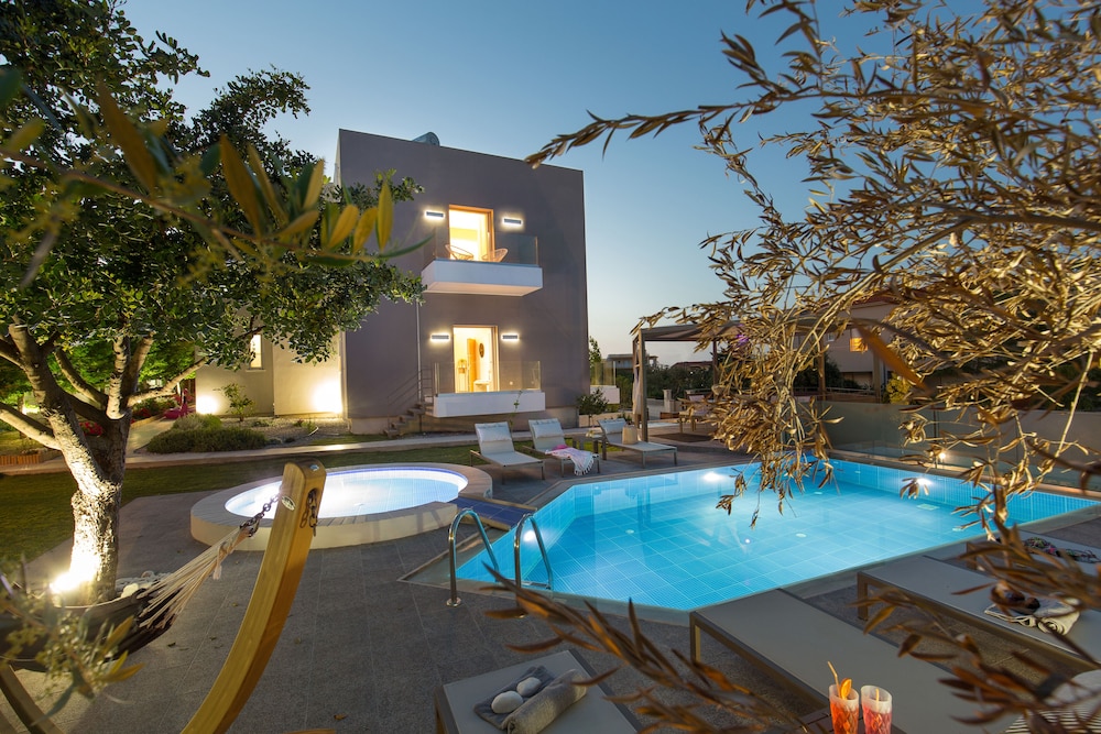 Villa Kastellakia — 5-Star Luxury Hotel in Rethymno, Greece