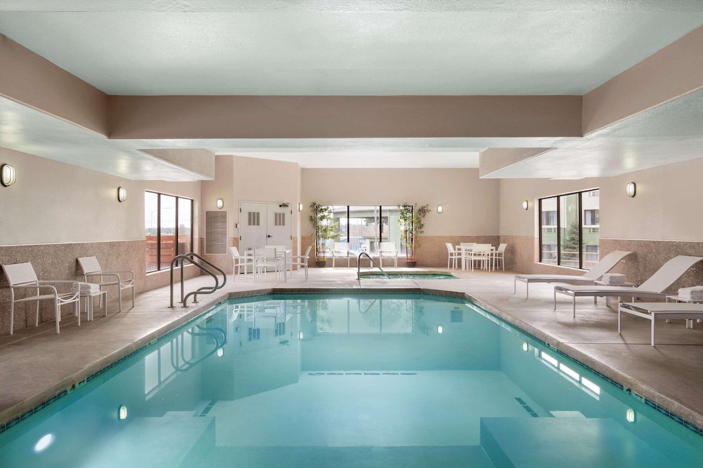 Country Inn & Suites by Radisson Flagstaff AZ - photo 14