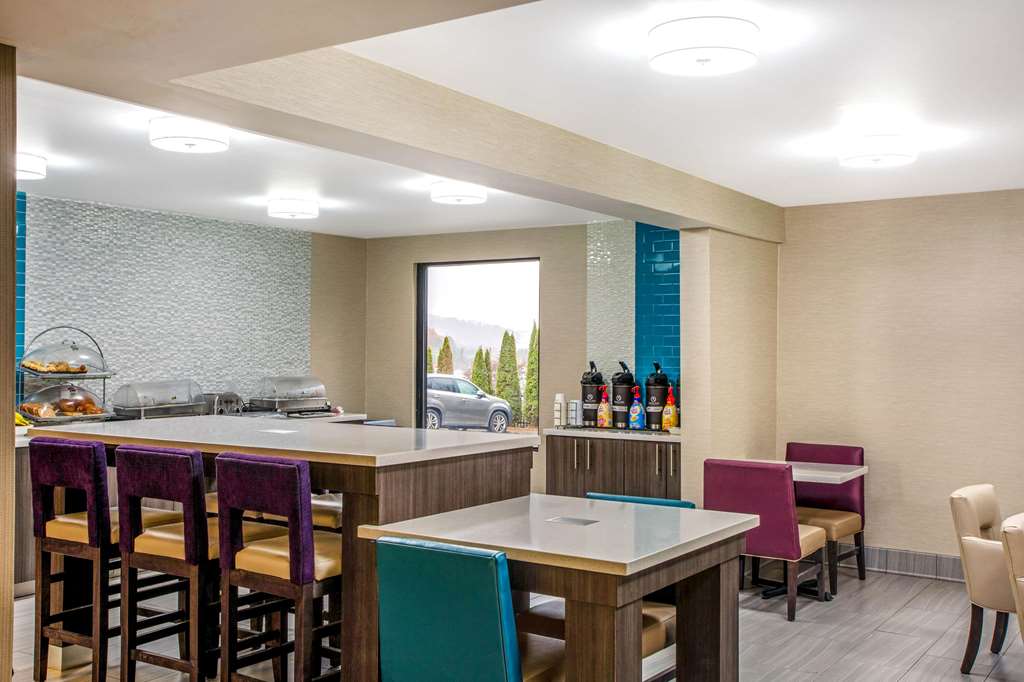 La Quinta Inn by Wyndham Radford - photo 26
