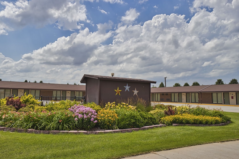 Trade Winds Motel - photo 22