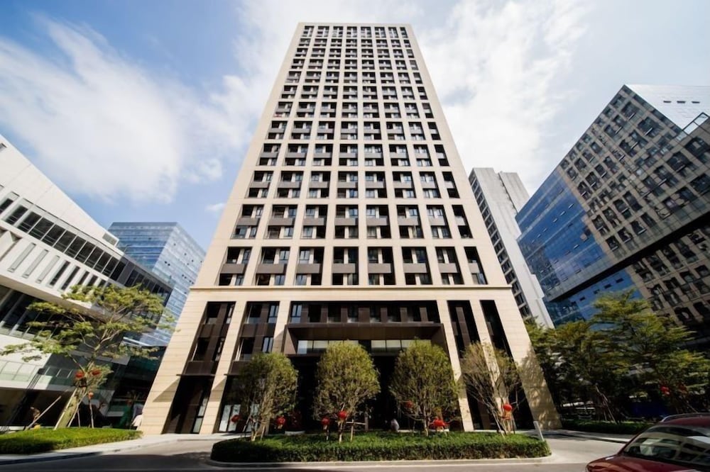 Guangzhou Laiste ApartHotel Free Shuttle Bus to Canton Fair Complex During Canton Fair Period — 4-Star Luxury Hotel in Guangzhou, People's Republic of China