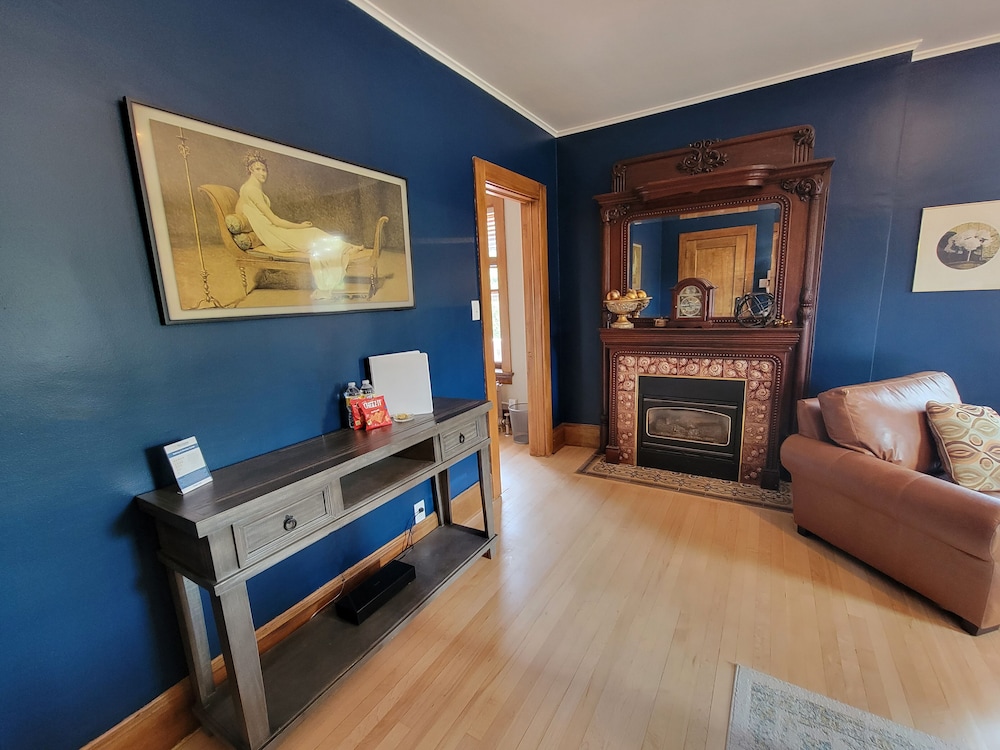 Historic GG Barnum Mansion by Heirloom Boutique Collection - photo 9